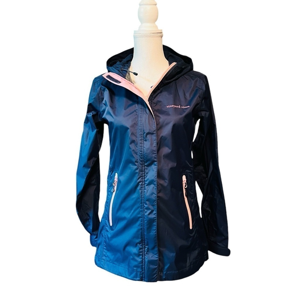 VINEYARD VINES WOMEN’S NAVY WINDBREAKER WITH HOOD
